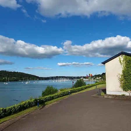 Whispering Pines Guest house Crosshaven